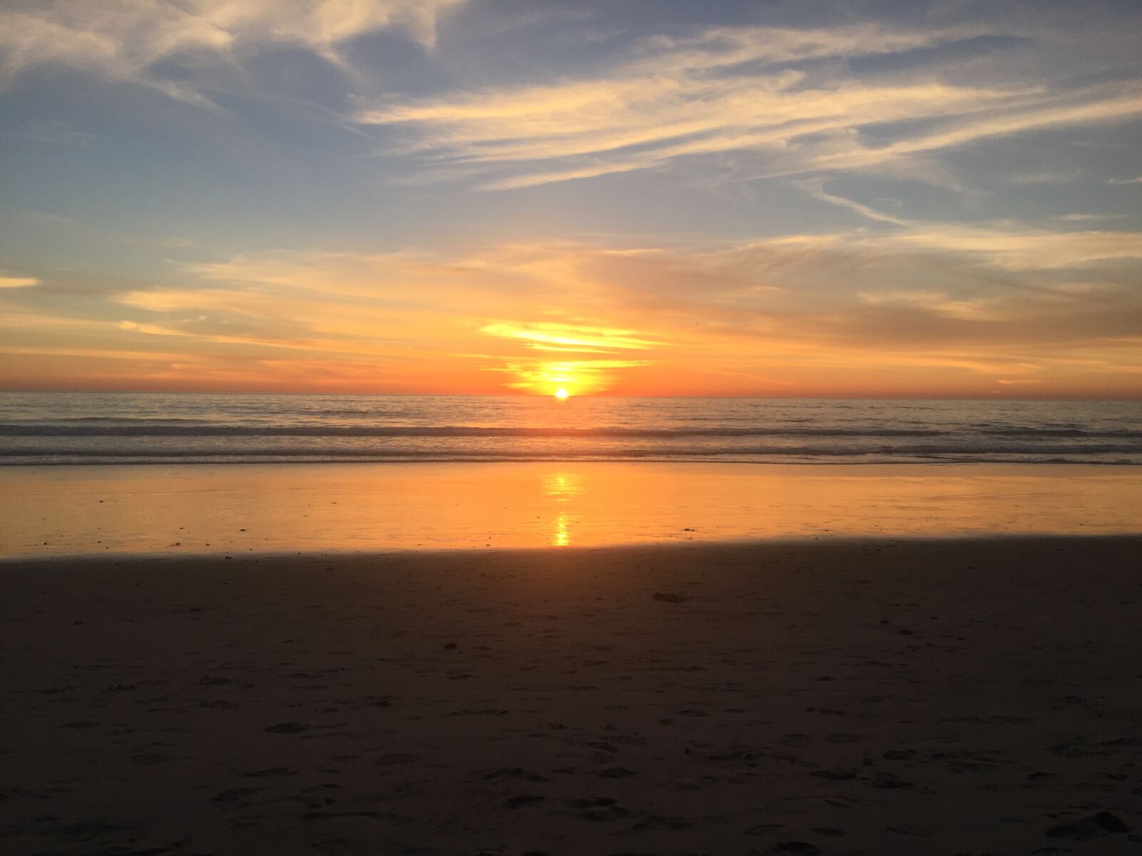 iPhone 6 Plus back camera 4.15mm f/2.2 sample photo. Sunset, beach, water photography