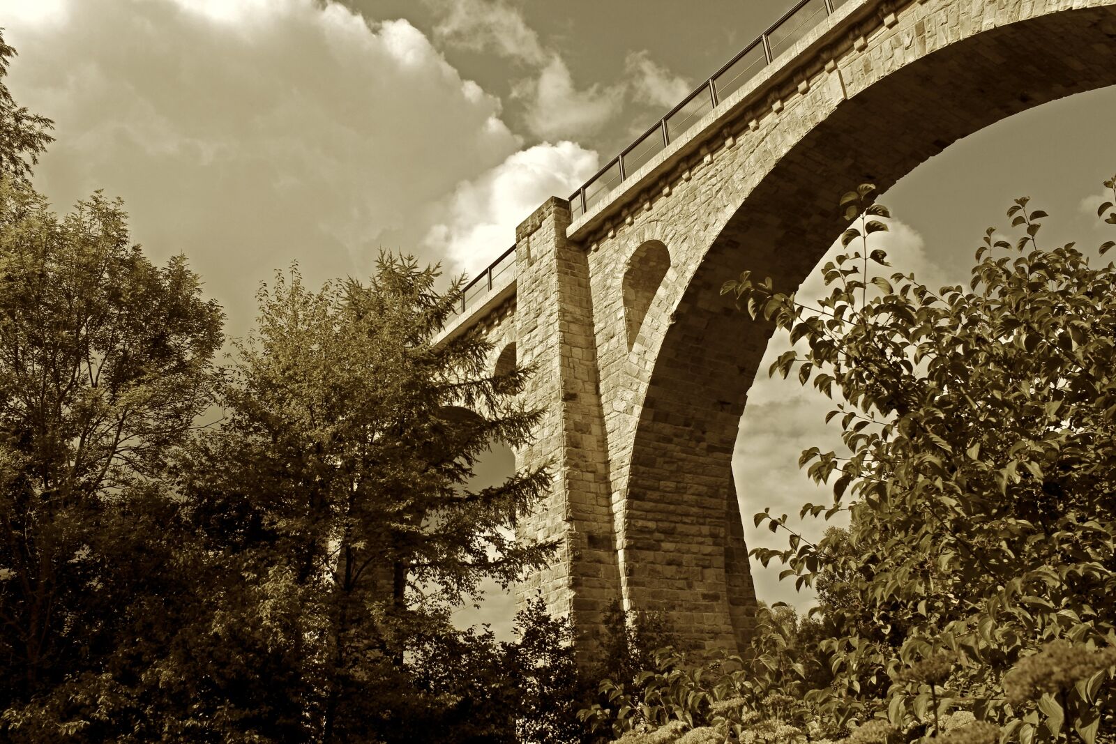 Canon EOS 600D (Rebel EOS T3i / EOS Kiss X5) sample photo. Bridge, old bridge, arch photography