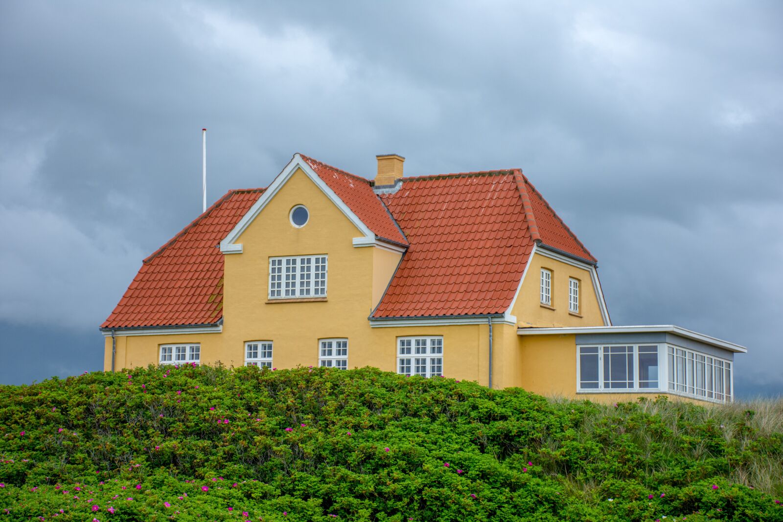 Nikon D7200 sample photo. House, clouds, landscape photography