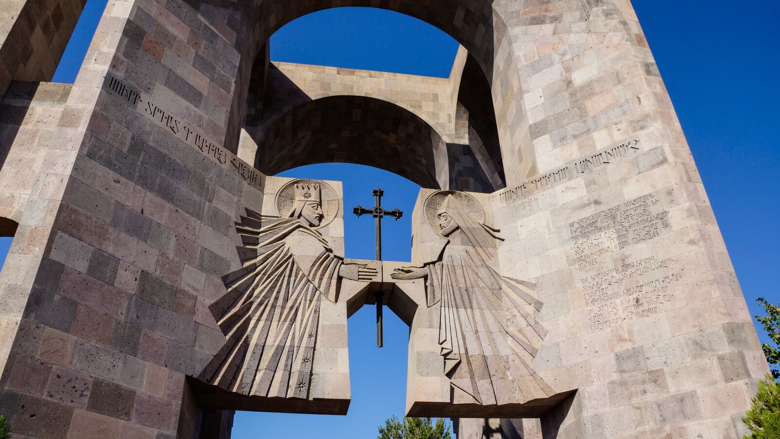 Sony DT 18-135mm F3.5-5.6 SAM sample photo. Etchmiadzin, cathedral, gate photography