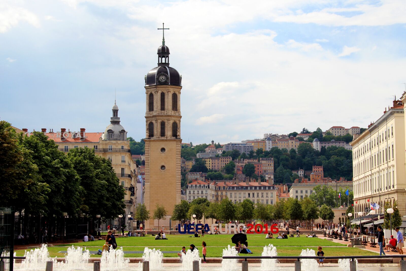 Canon EOS 700D (EOS Rebel T5i / EOS Kiss X7i) sample photo. France, lyon, architecture photography