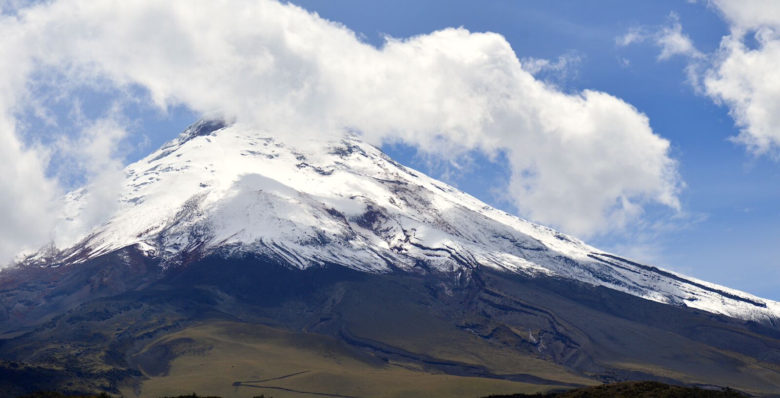 Nikon D3200 sample photo. Cotopaxi, ecuador, volcano photography