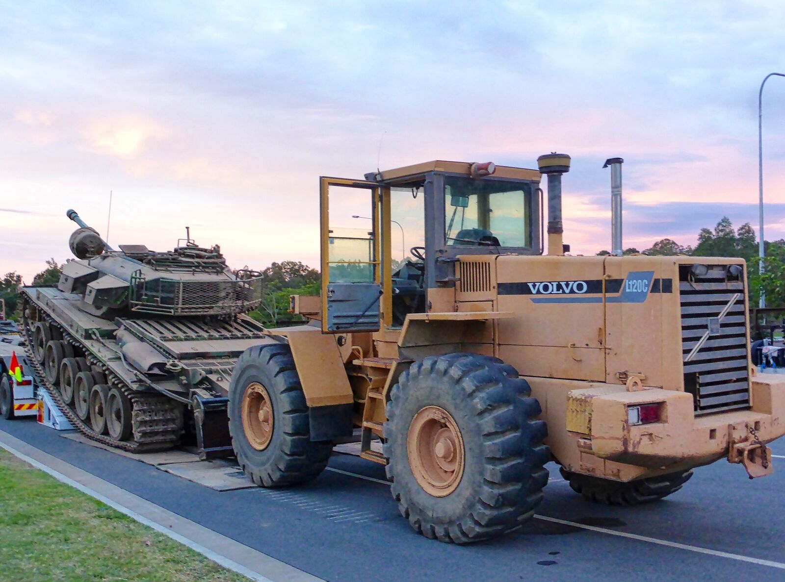 Panasonic DMC-TZ41 sample photo. Machinery, tank, military photography