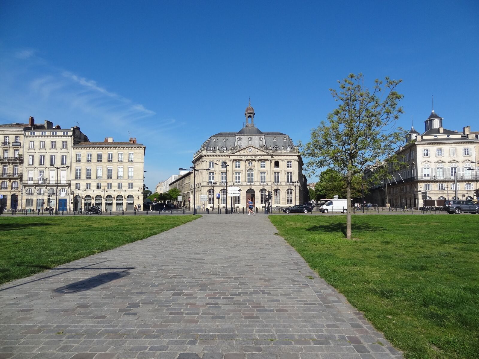 Sony Cyber-shot DSC-HX9V sample photo. Bordeaux, blue sky, lawn photography