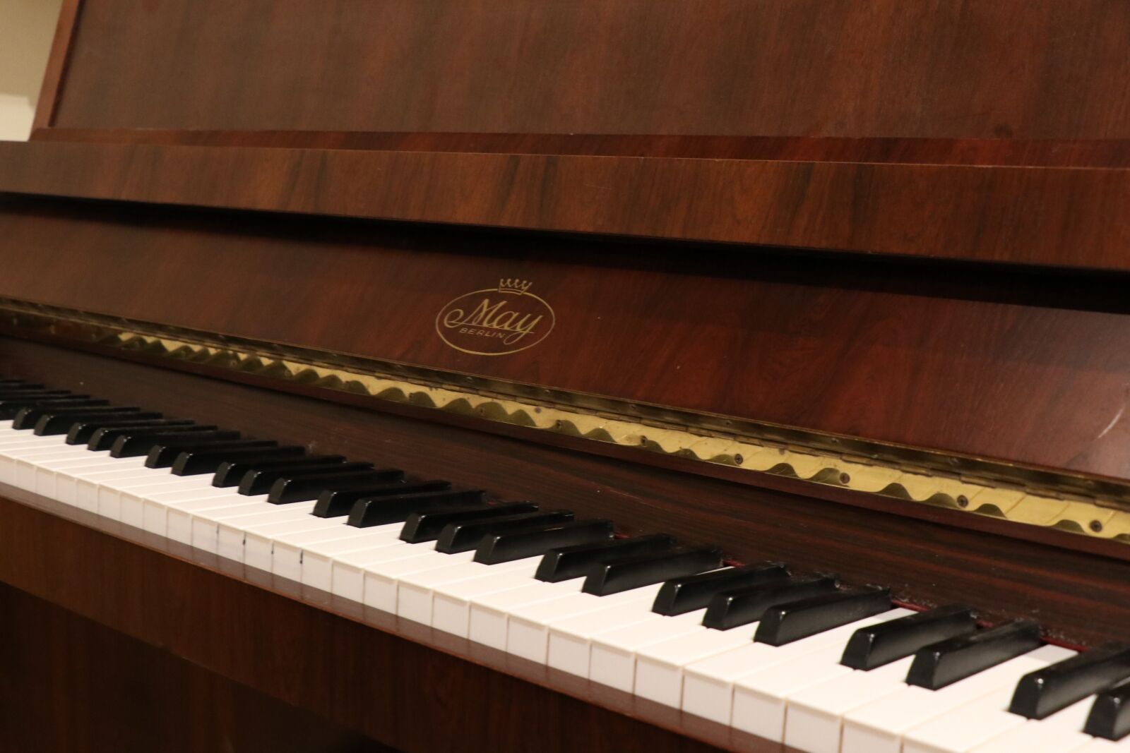 Canon EF-S 18-135mm F3.5-5.6 IS USM sample photo. Piano, music, instrument photography