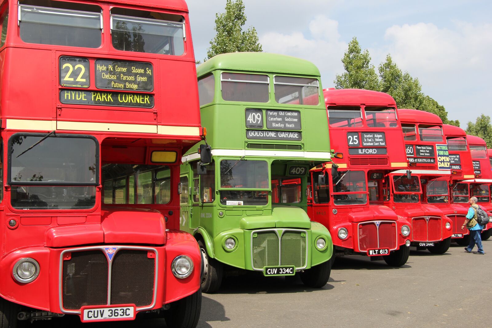 Canon EF-S 17-85mm F4-5.6 IS USM sample photo. Bus, london, england photography
