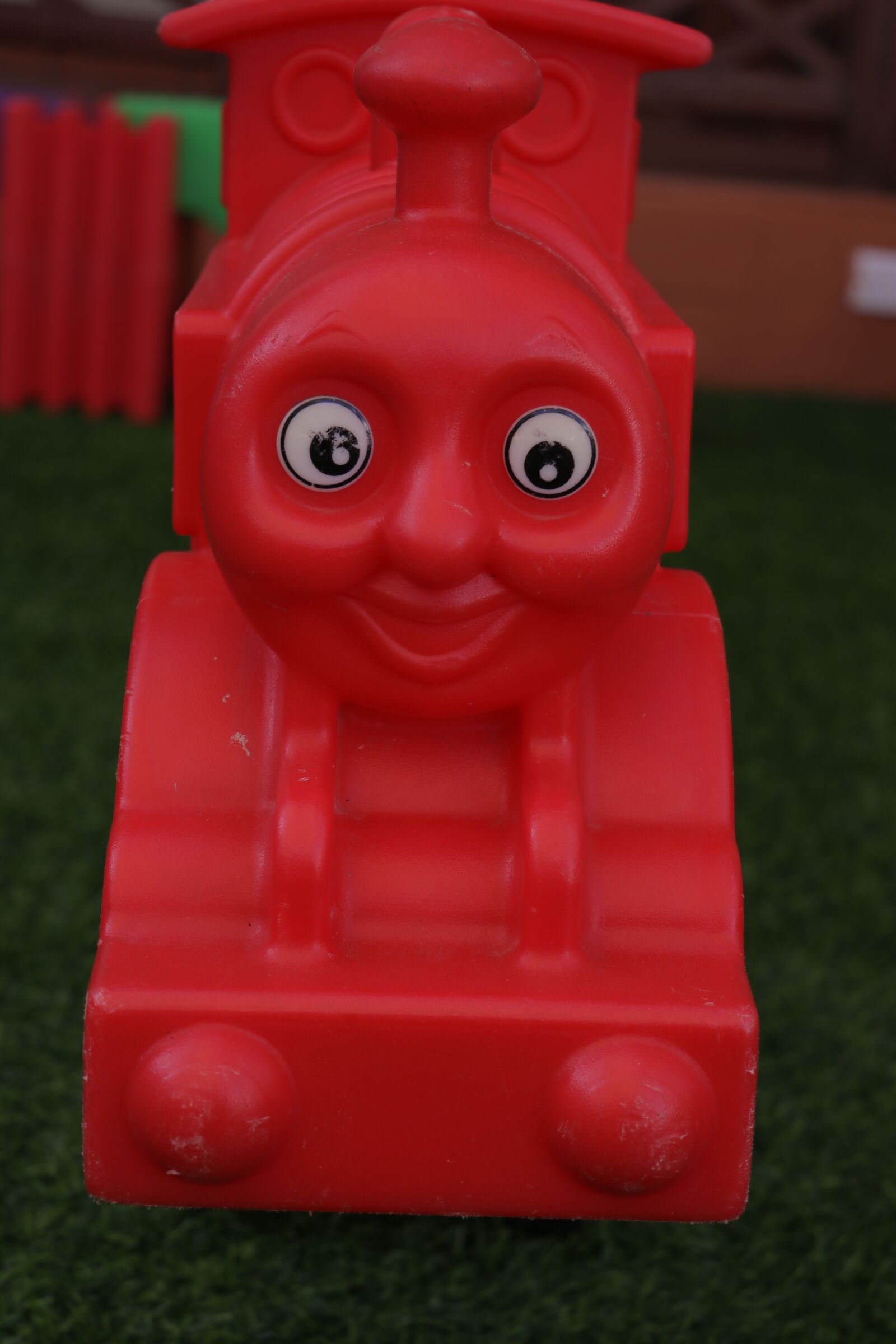 Canon EF-S 18-135mm F3.5-5.6 IS USM sample photo. Plastic train, train, plastic photography