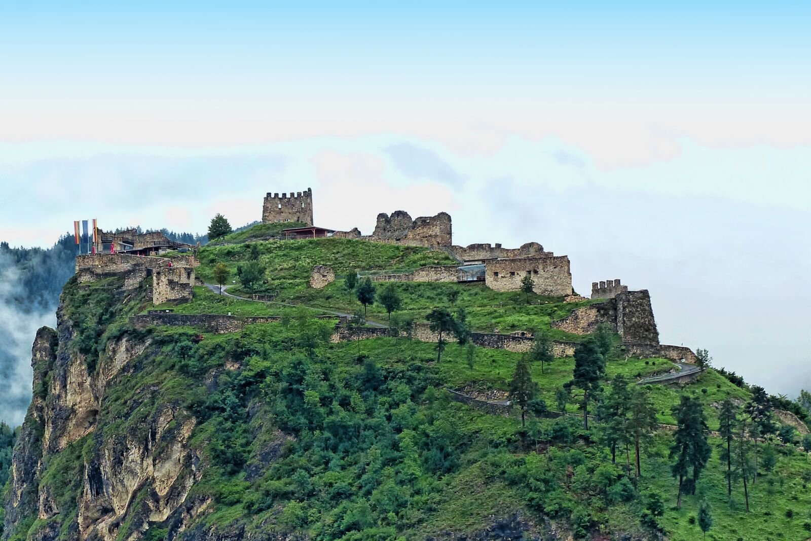 Panasonic Lumix DMC-FZ200 sample photo. Burgruine, architecture, mountain photography