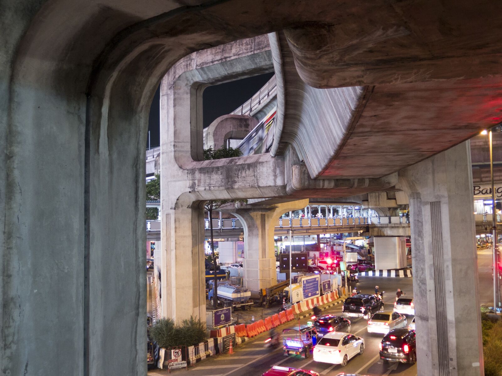 Canon PowerShot G16 sample photo. Bangkok, skytrain, light photography