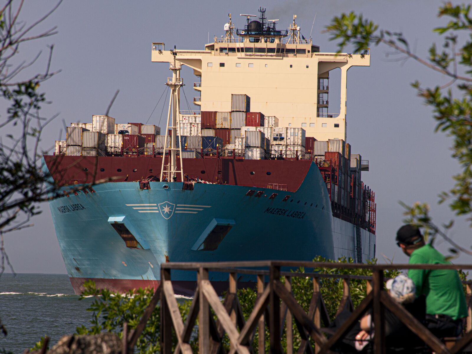 Tamron 28-300mm F3.5-6.3 Di VC PZD sample photo. Ship, shipping, transport photography