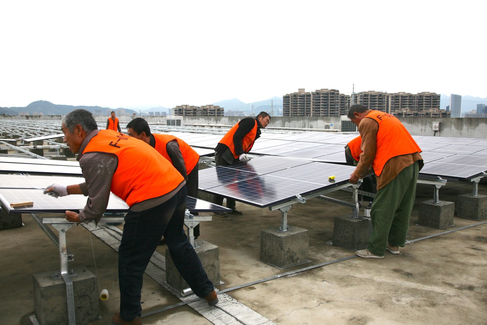 Canon EOS 5D sample photo. Photovoltaic, solar, clean energy photography