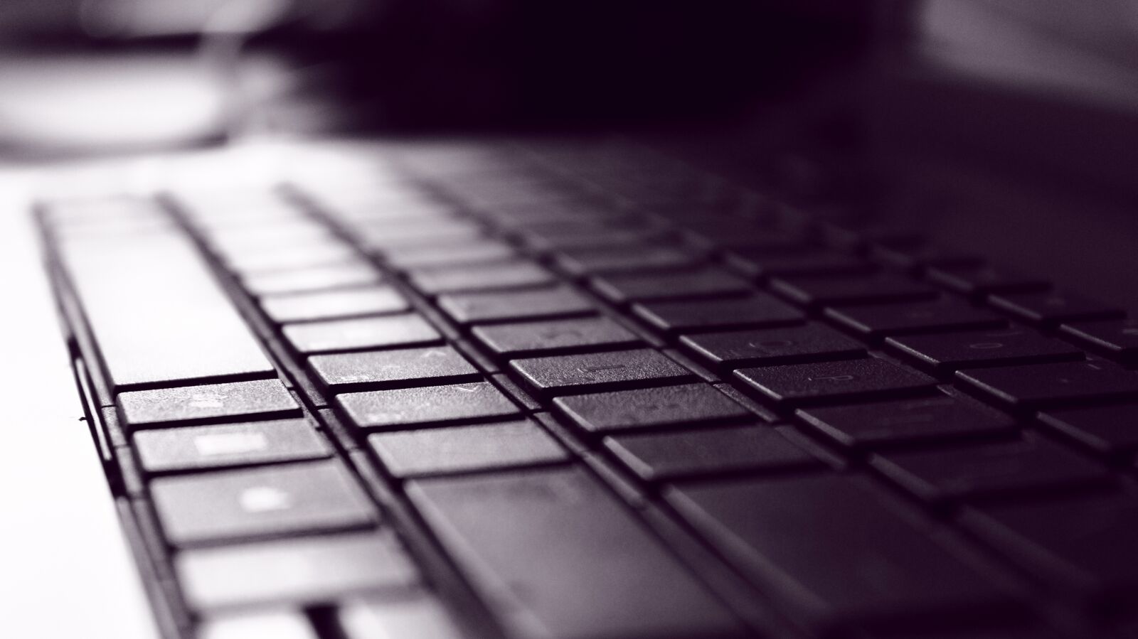 Canon EOS 600D (Rebel EOS T3i / EOS Kiss X5) sample photo. Keyboard, laptop, black photography