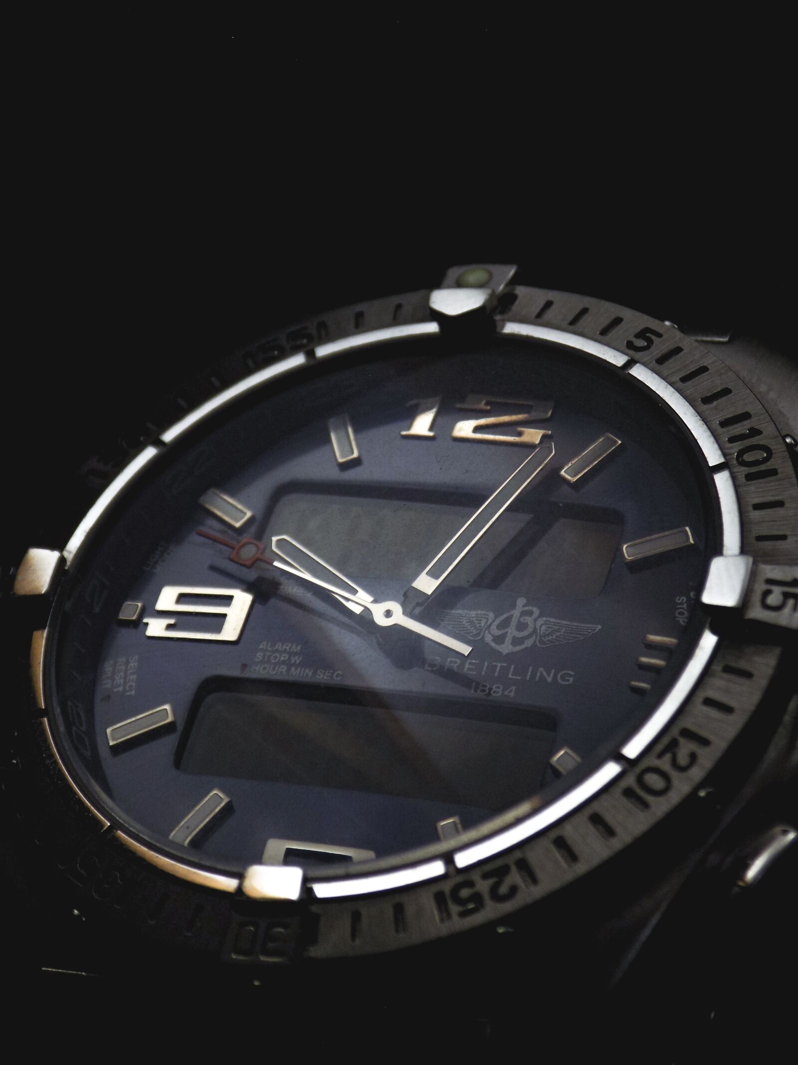 Nikon COOLPIX L330 sample photo. Watch, tips, time photography