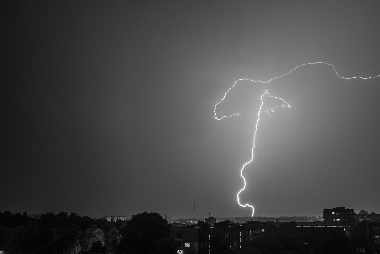 Canon EOS 7D sample photo. Lightning, city, flash photography