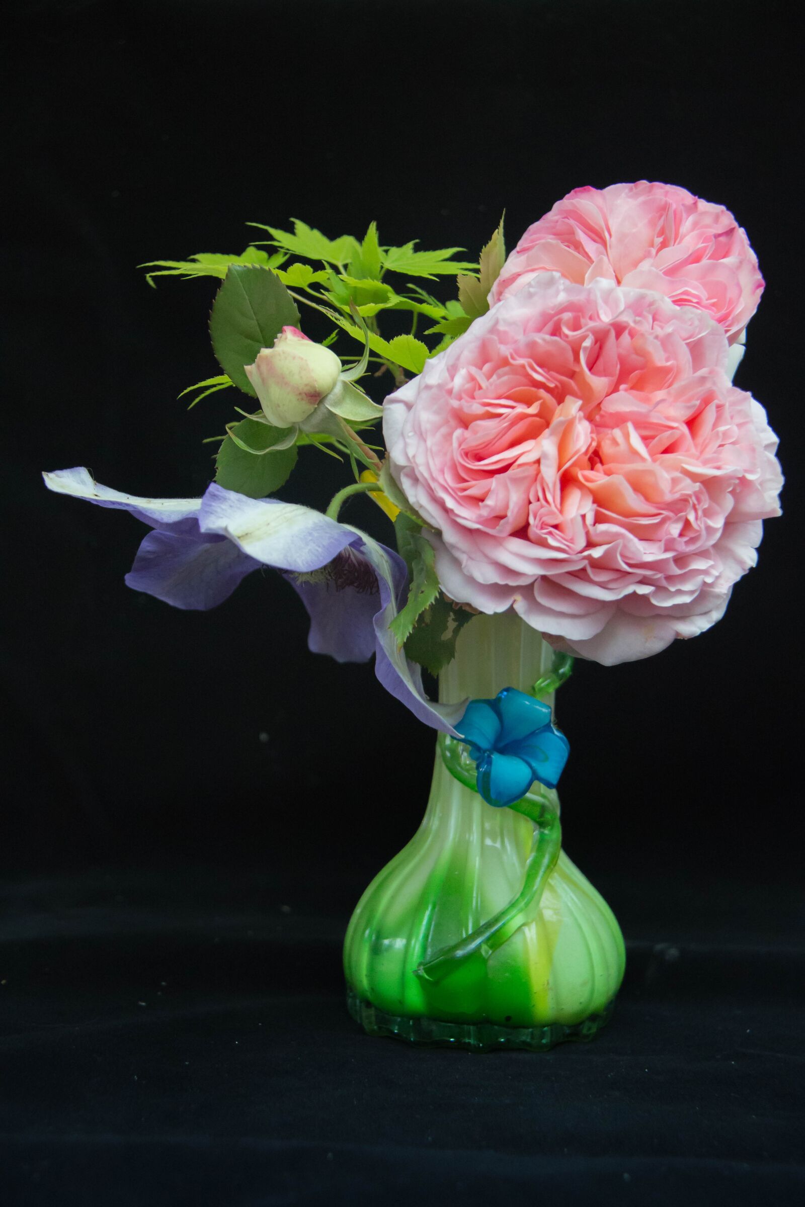 Canon EF-S 18-200mm F3.5-5.6 IS sample photo. Bouquet, flowers, roses photography