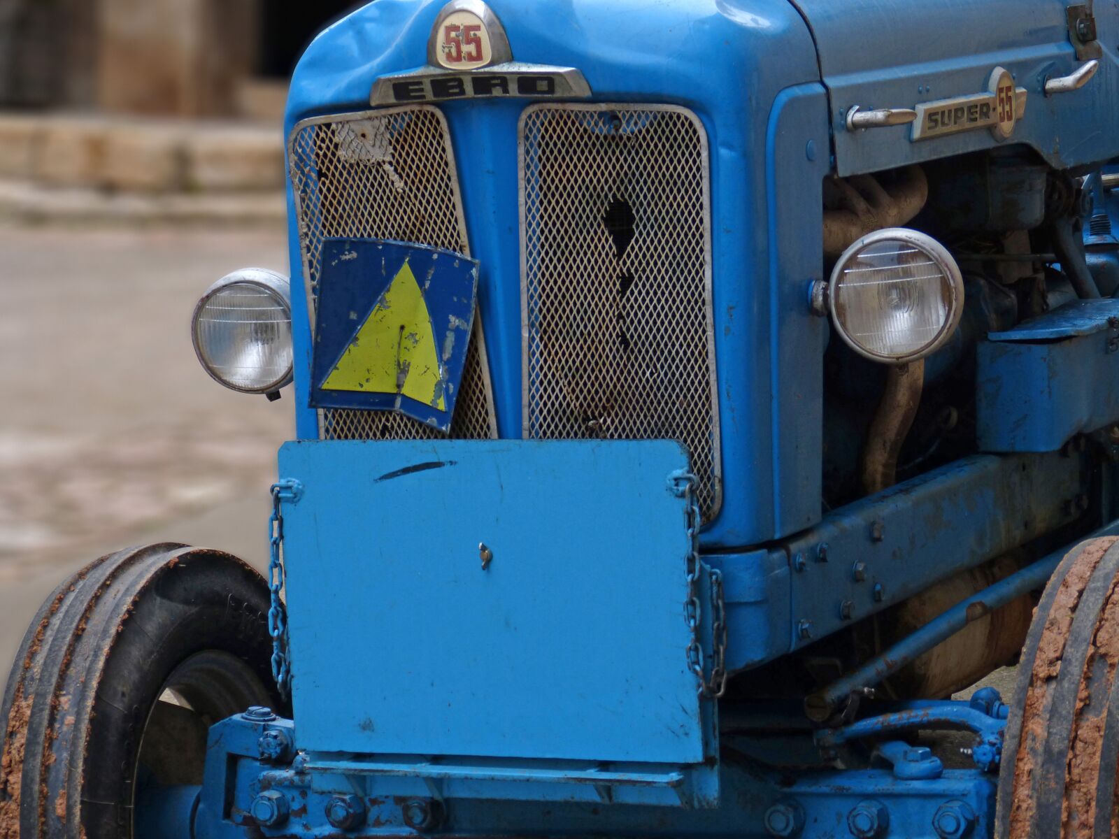 Panasonic DMC-FZ62 sample photo. Tractor, old, vintage photography
