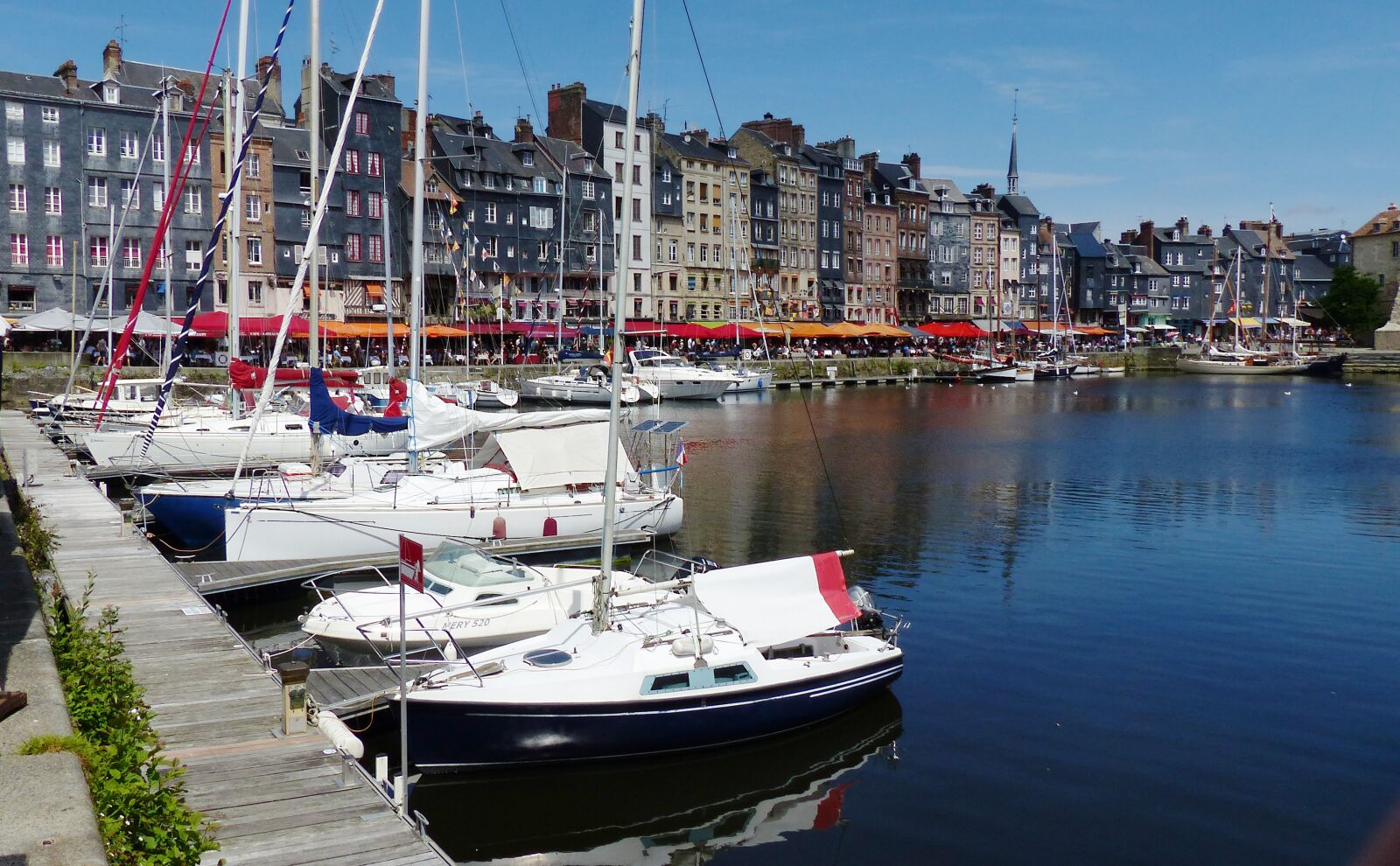 Panasonic Lumix DMC-FZ200 sample photo. Honfleur, atlantic, the village photography