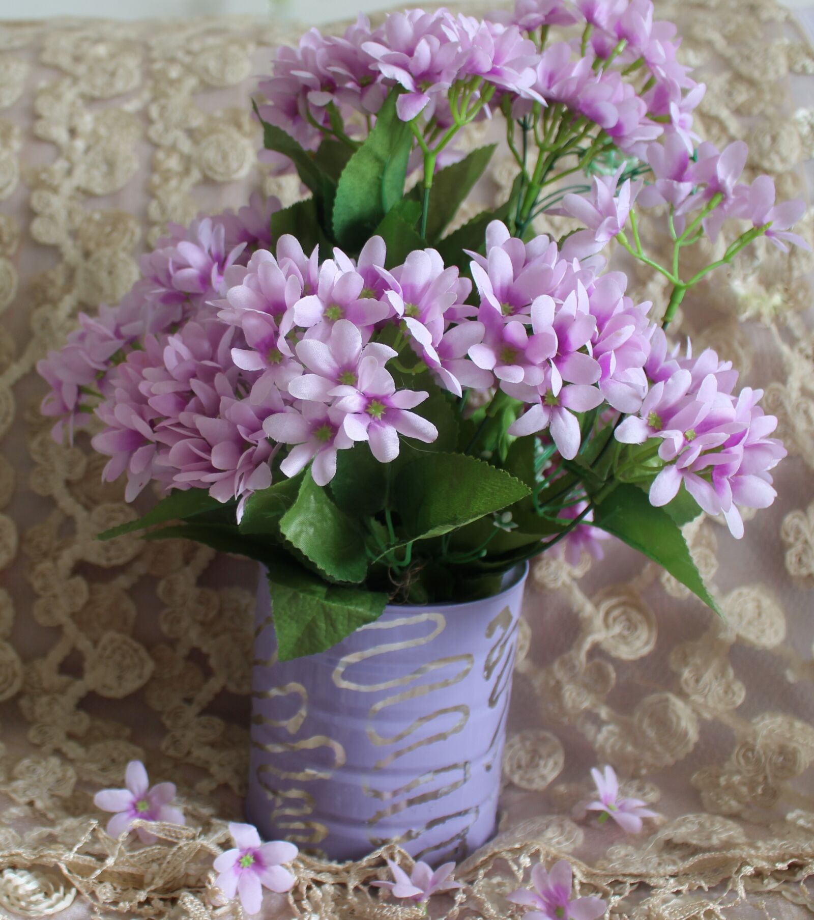 Canon EOS 700D (EOS Rebel T5i / EOS Kiss X7i) sample photo. Flowers, crafts, vase photography