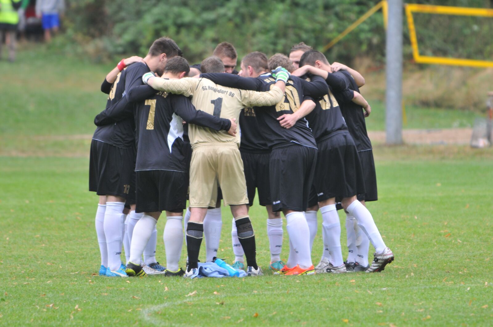 Nikon D300S sample photo. Football, ball, sport photography