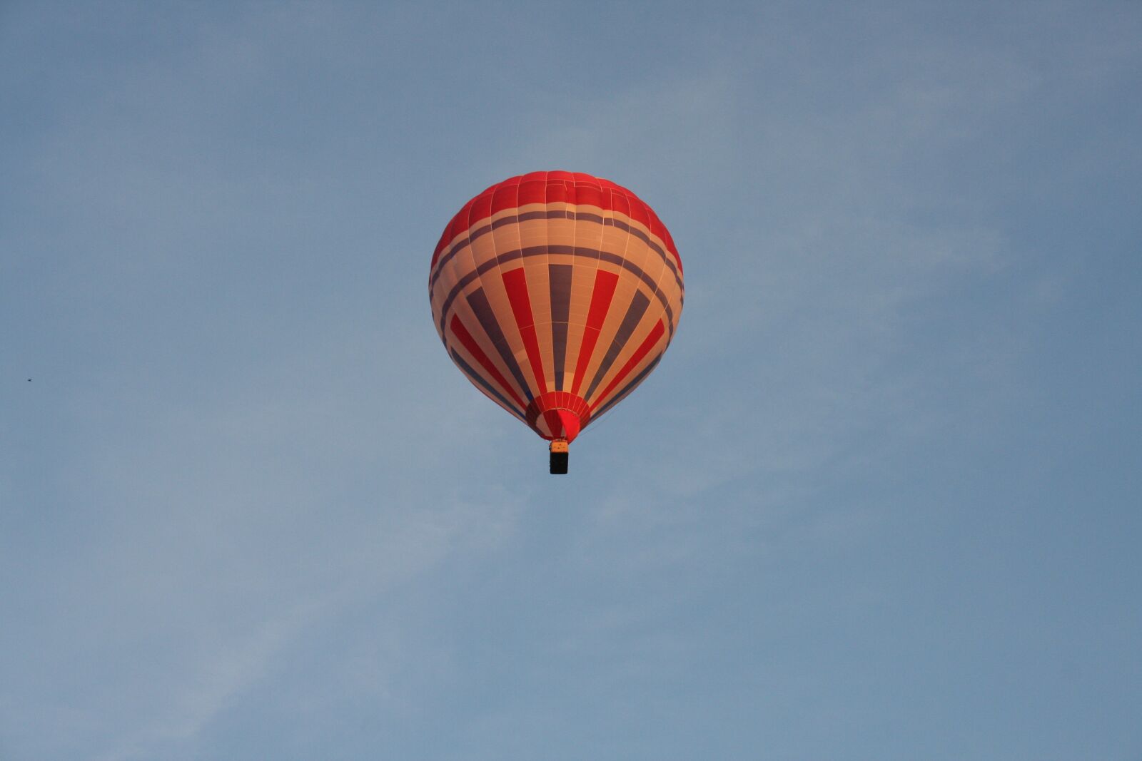 Canon EOS 350D (EOS Digital Rebel XT / EOS Kiss Digital N) sample photo. Air balloon, sky, balloon photography