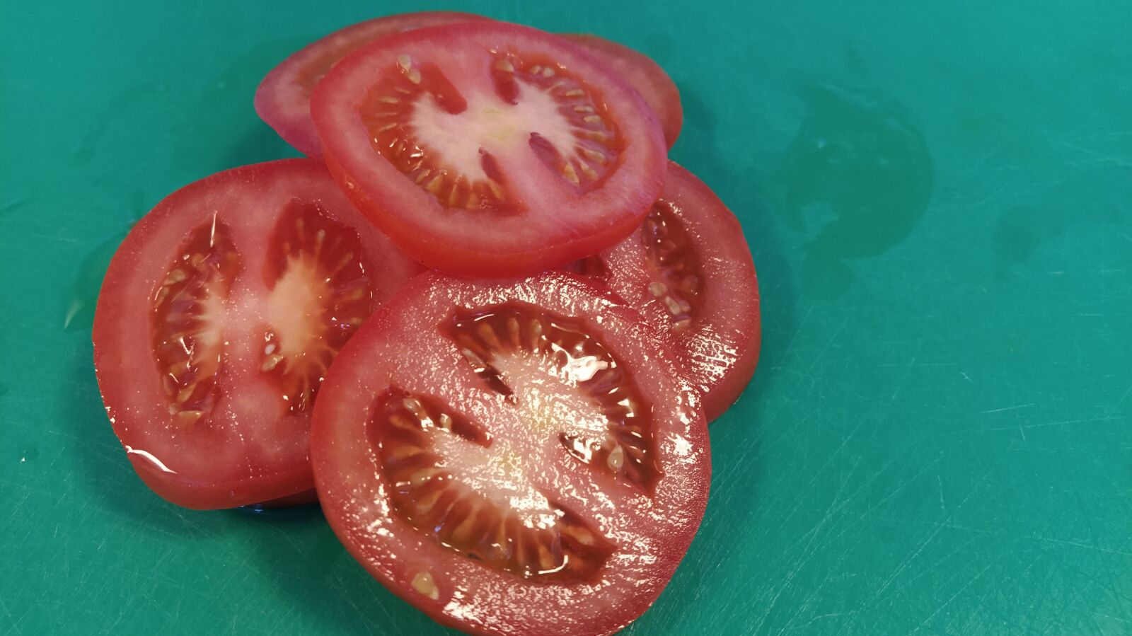 Xiaomi Mi A3 sample photo. Tomato, tomato slice, pizza photography