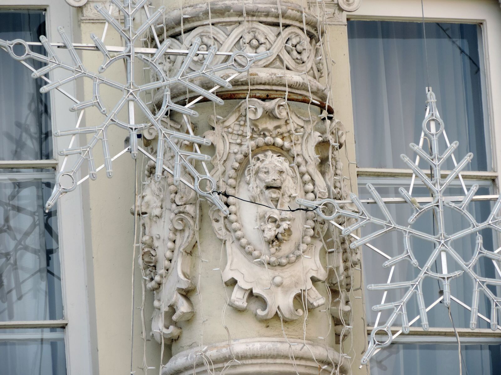 Nikon Coolpix P520 sample photo. Baroque, electricity, window, architecture photography