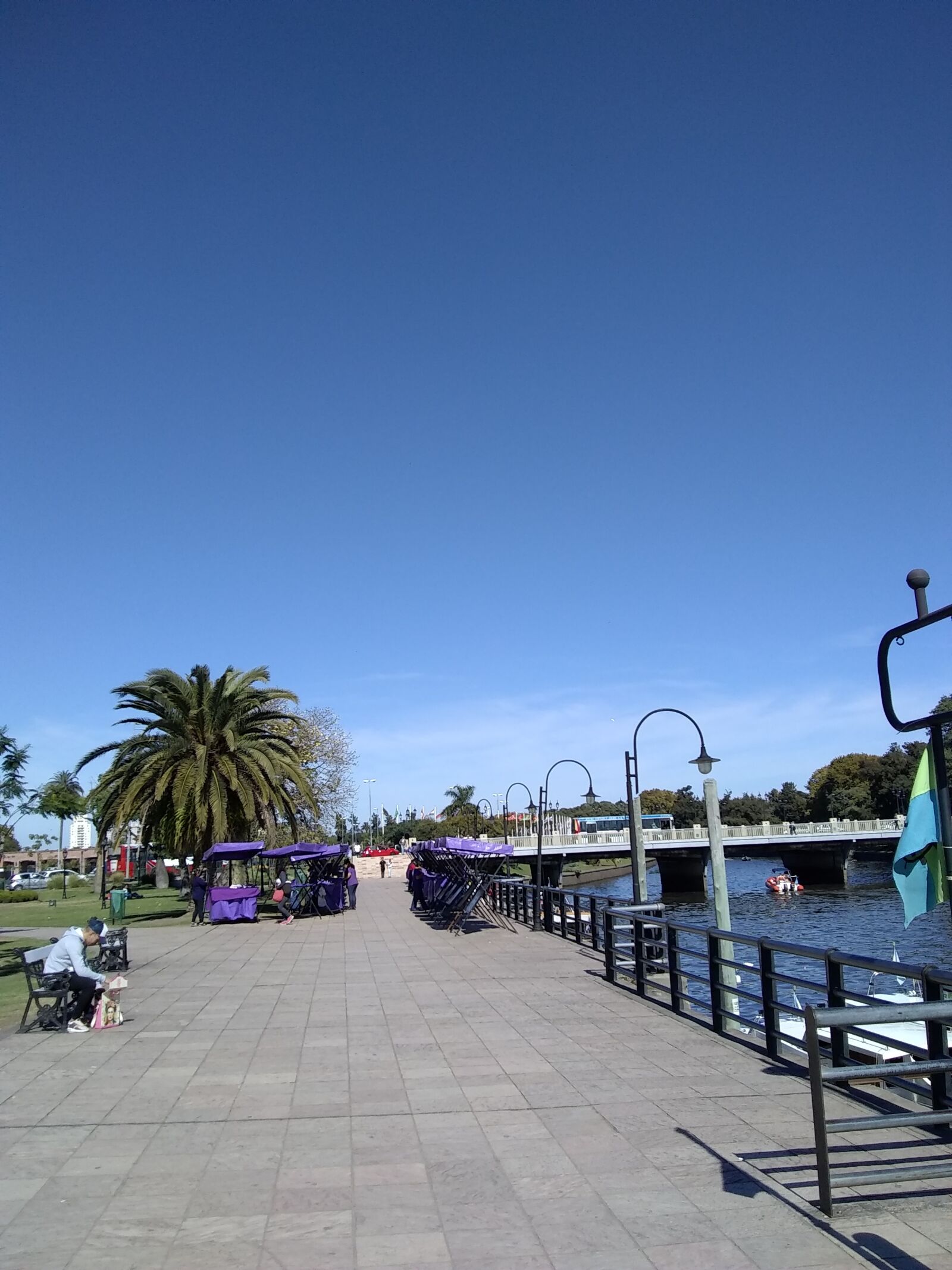 Motorola Moto E4 sample photo. Blue sky, panoramic, park photography