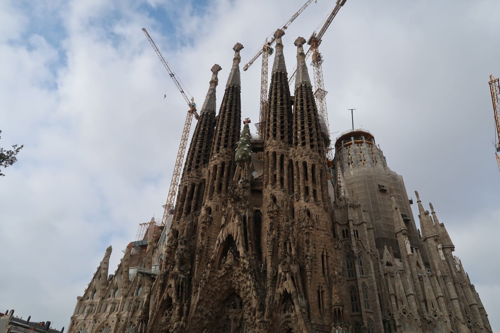 Canon PowerShot G7 X Mark II sample photo. Gaudi, barcelona, gaudi cathedral photography