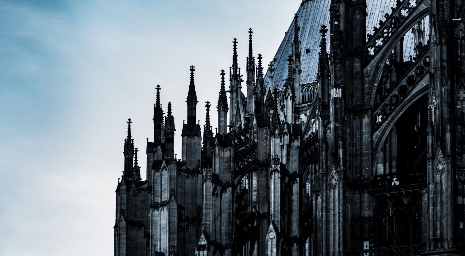 Sony FE 85mm F1.4 GM sample photo. Cathedral, cologne, germany photography