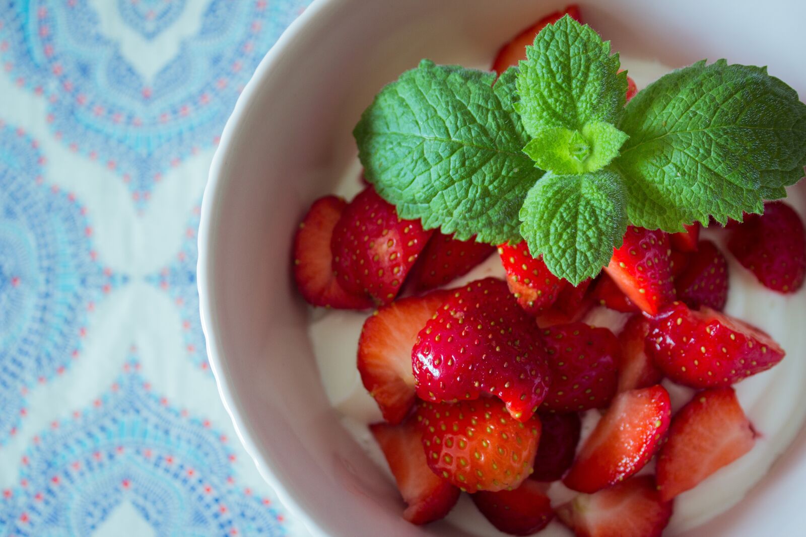 Canon EOS 600D (Rebel EOS T3i / EOS Kiss X5) sample photo. Strawberry, food, healthy photography