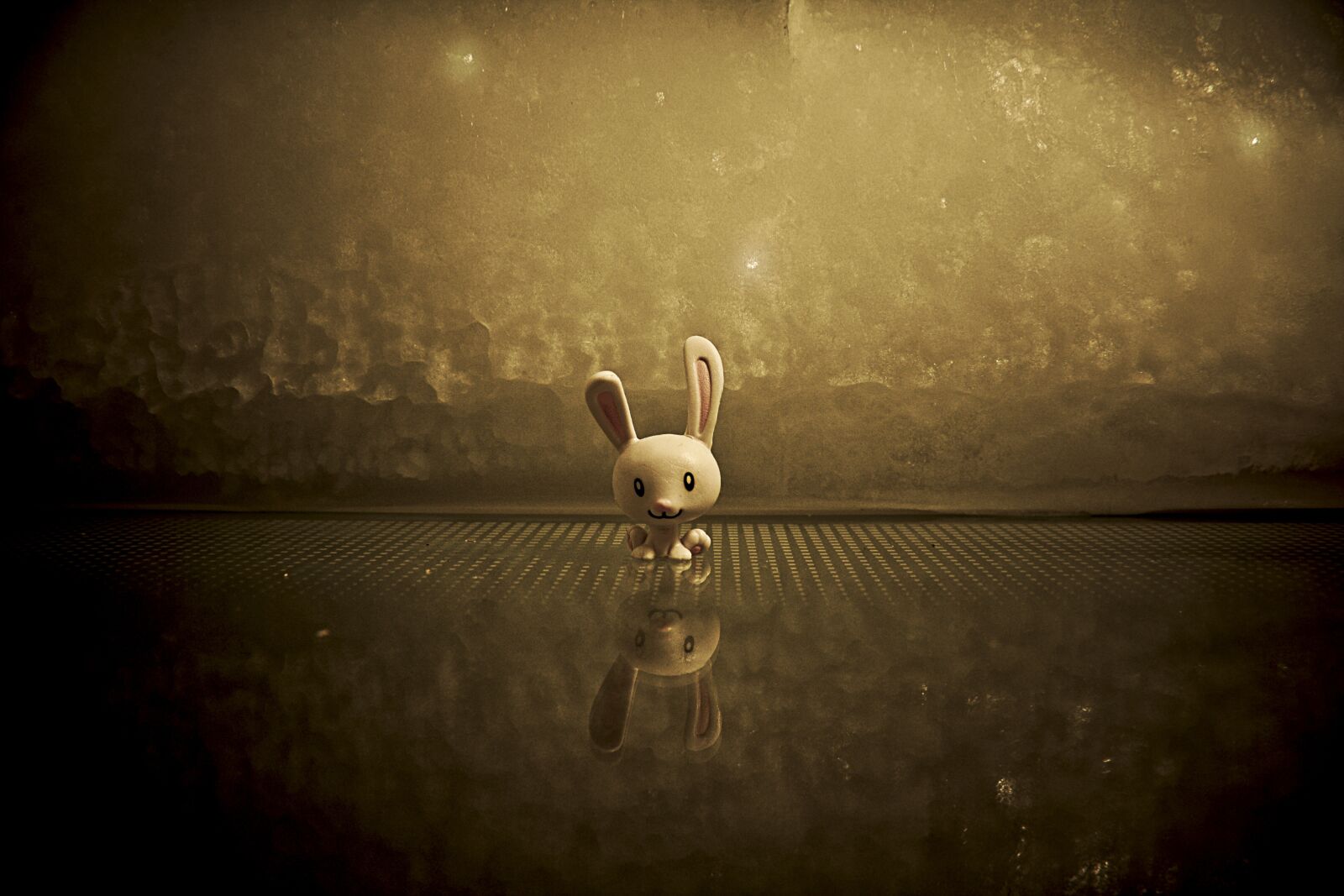 Canon EOS 1000D (EOS Digital Rebel XS / EOS Kiss F) sample photo. Bunny, cute, figurine photography