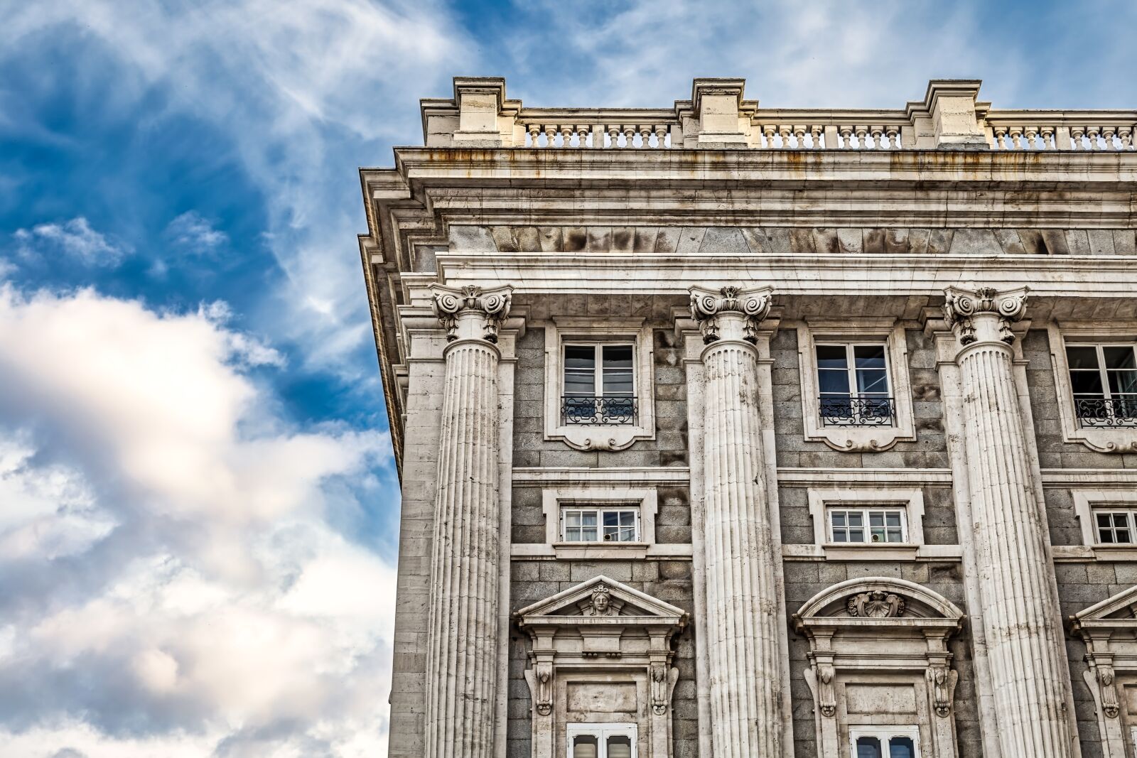 Canon EOS 6D + Canon EF 50mm F1.4 USM sample photo. Royal, palace, madrid photography