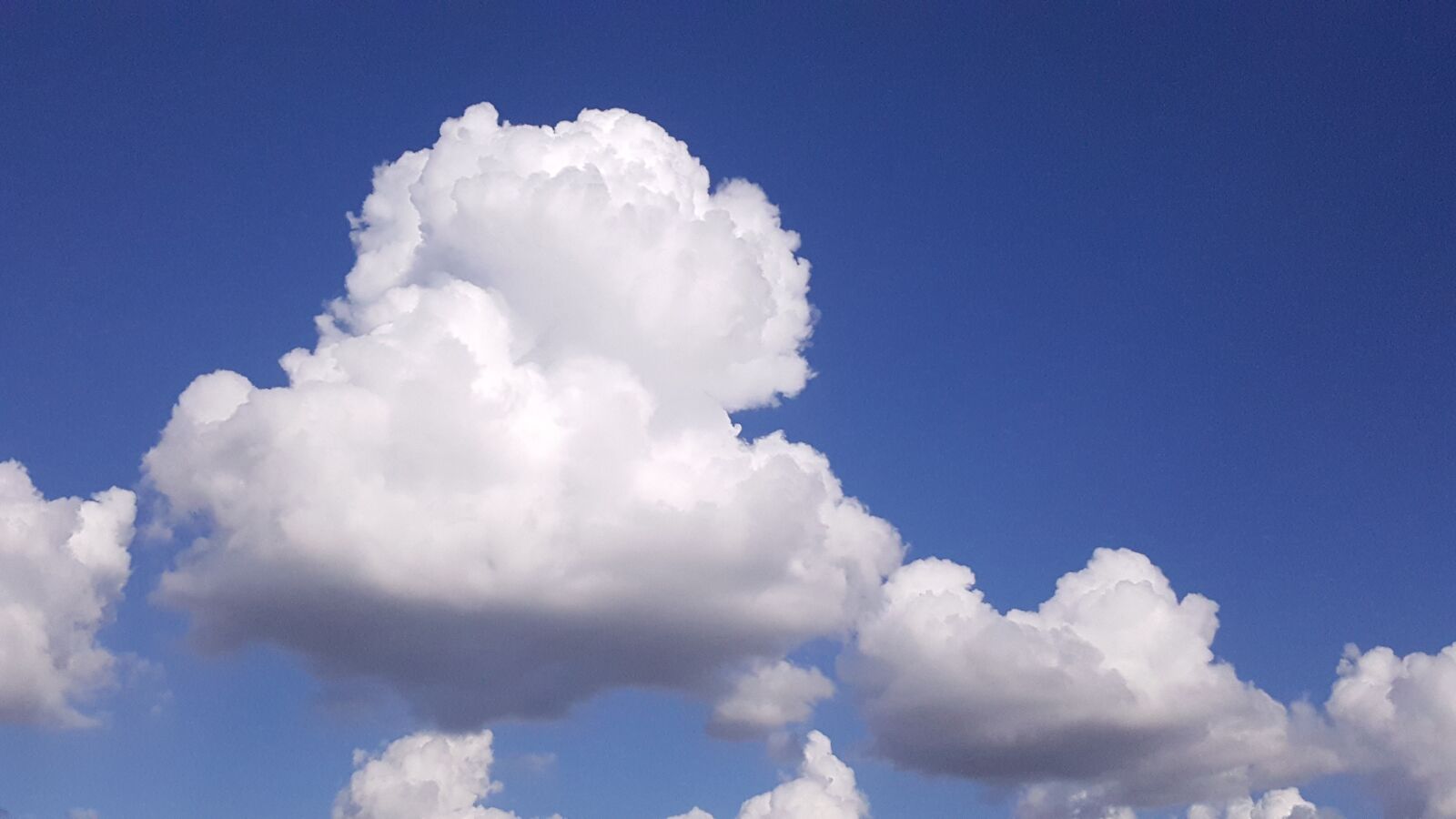 Samsung Galaxy S6 sample photo. Clouds, sky, blue photography