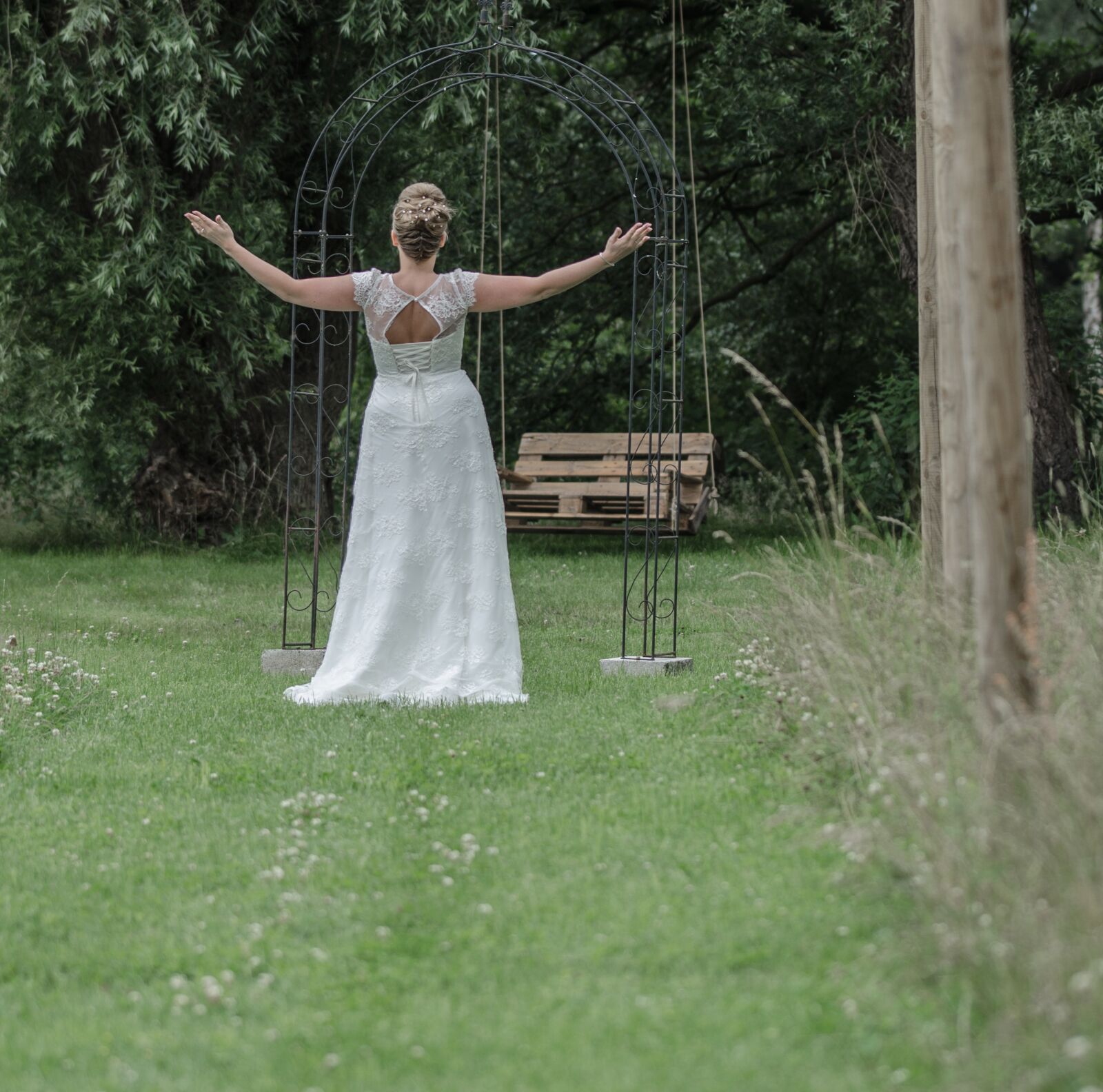 Nikon D5100 sample photo. Bride, dress, woman photography