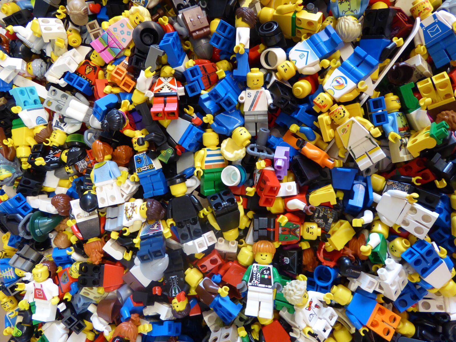 Panasonic DMC-TZ61 sample photo. Lego blocks, colorful, build photography