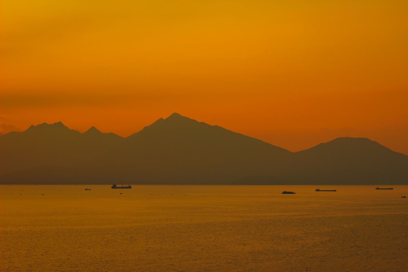 Canon EOS 600D (Rebel EOS T3i / EOS Kiss X5) sample photo. Sea, sunset, boat photography