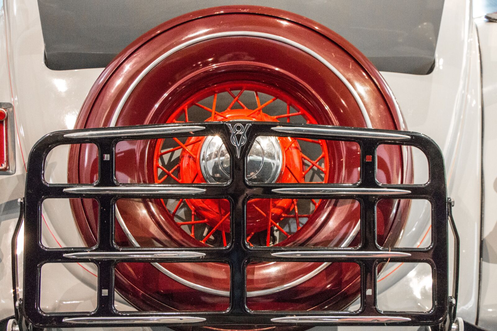 Canon EOS 700D (EOS Rebel T5i / EOS Kiss X7i) sample photo. Spare tire cover, grill photography