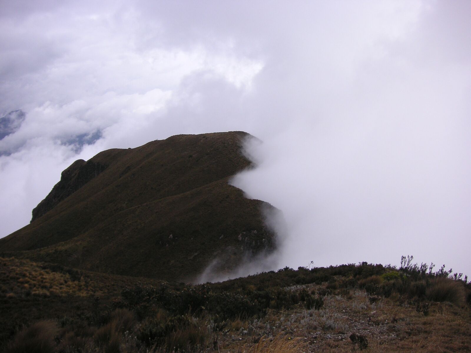 KONICA MINOLTA DiMAGE X50 sample photo. Mountain, guagua, pichincha photography