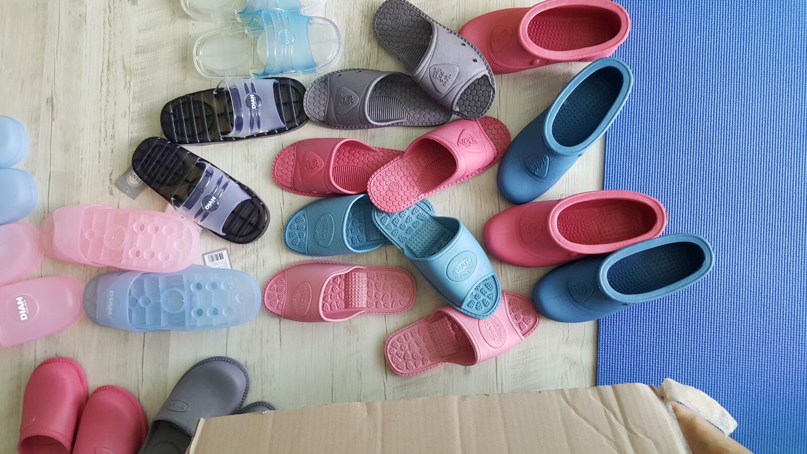 Samsung Galaxy Note5 sample photo. Shoes, living room shoes photography