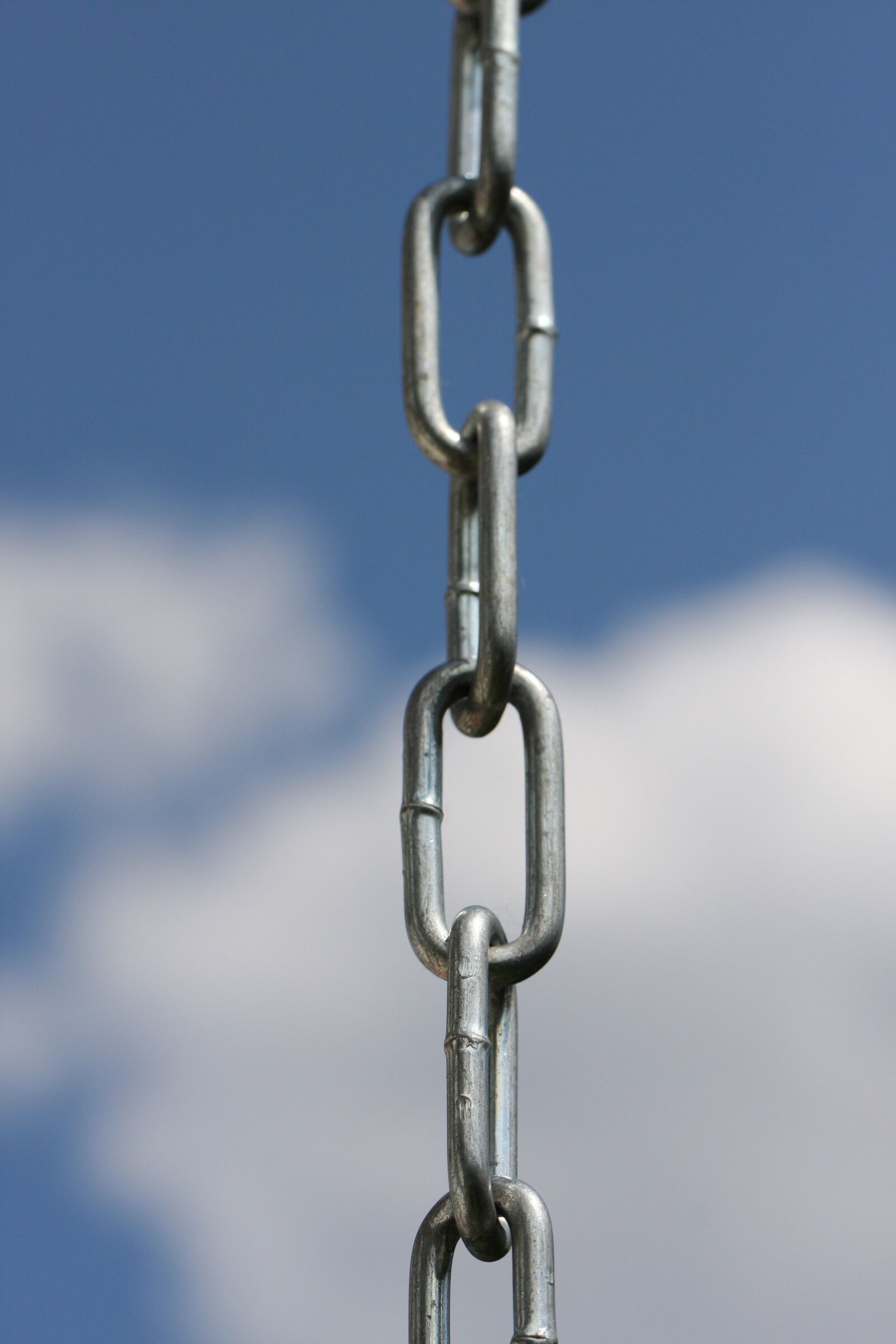 Canon EOS 40D sample photo. Chain, sky, members photography