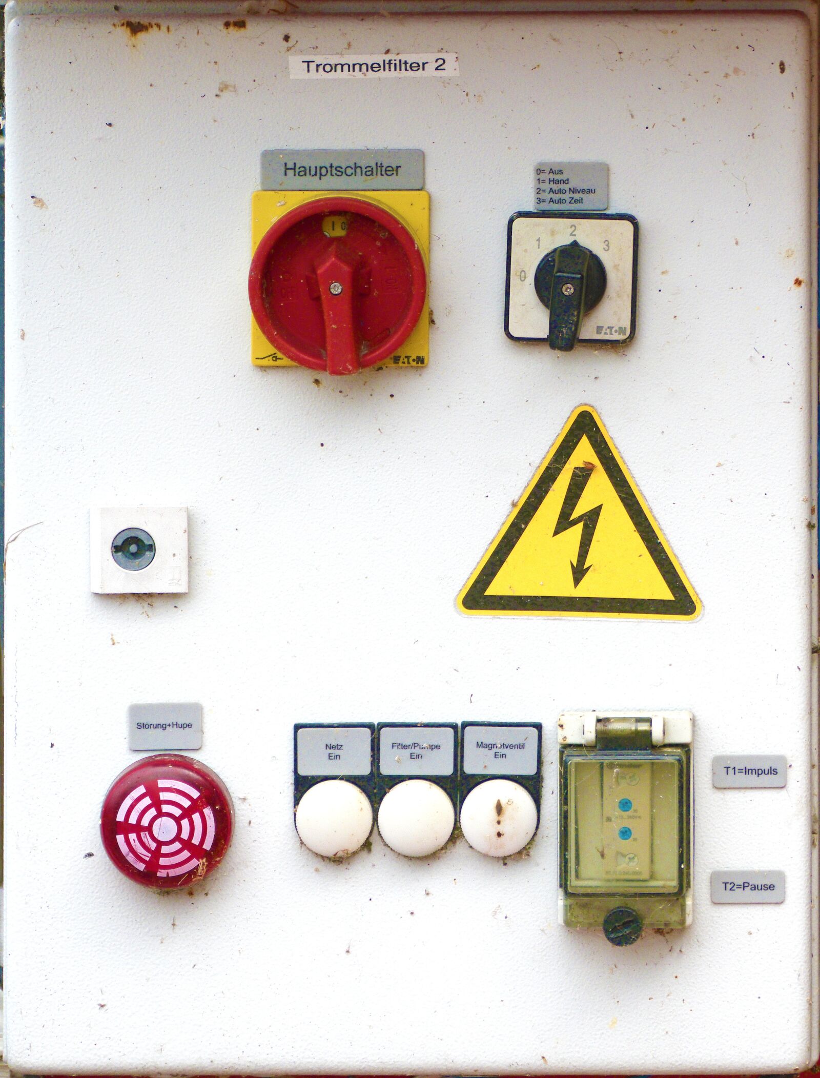 Panasonic Lumix DMC-FZ1000 sample photo. Switchbox, switch, electrical engineering photography