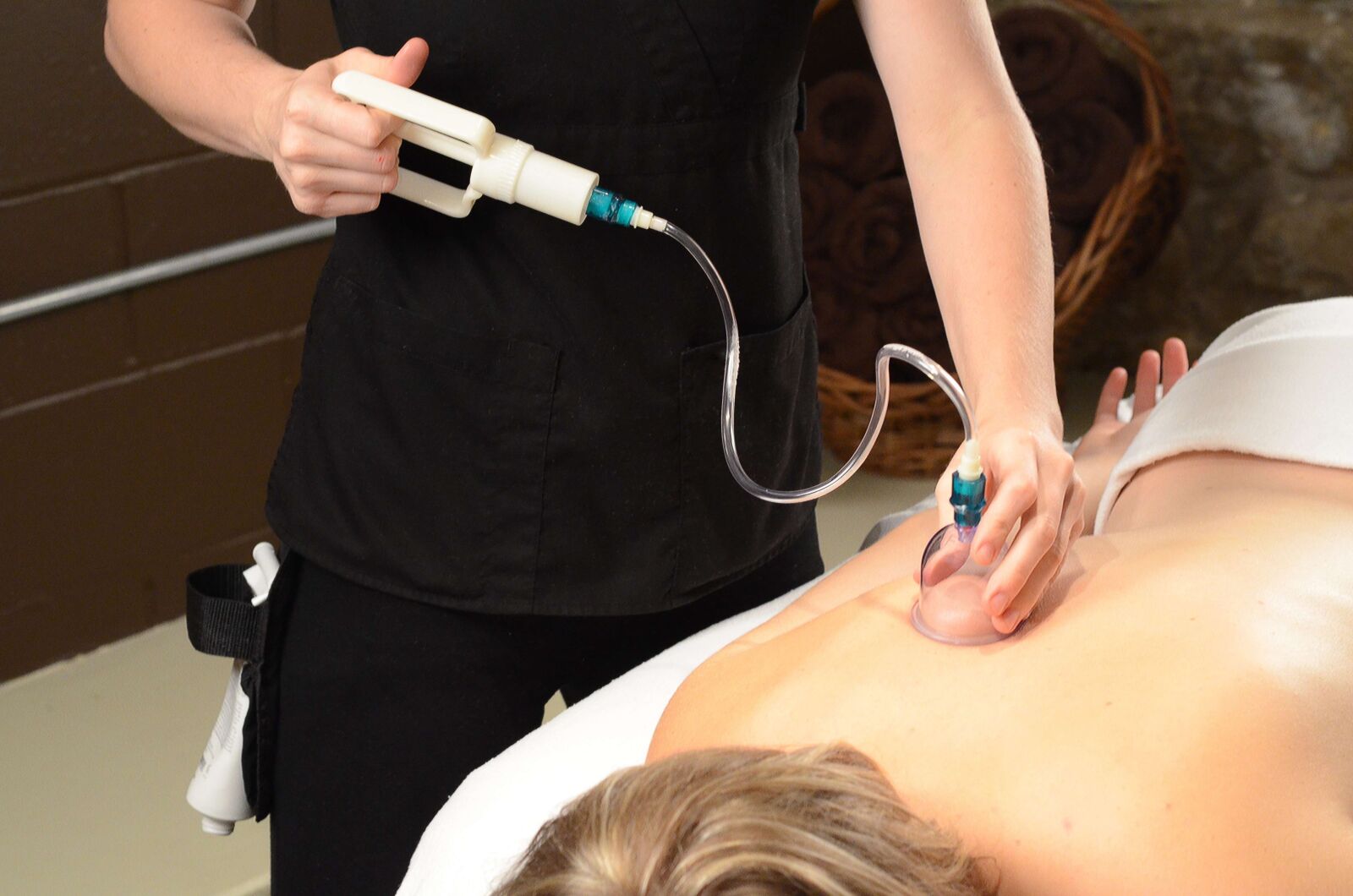 Nikon D7000 sample photo. Cupping, massage cupping, cup photography