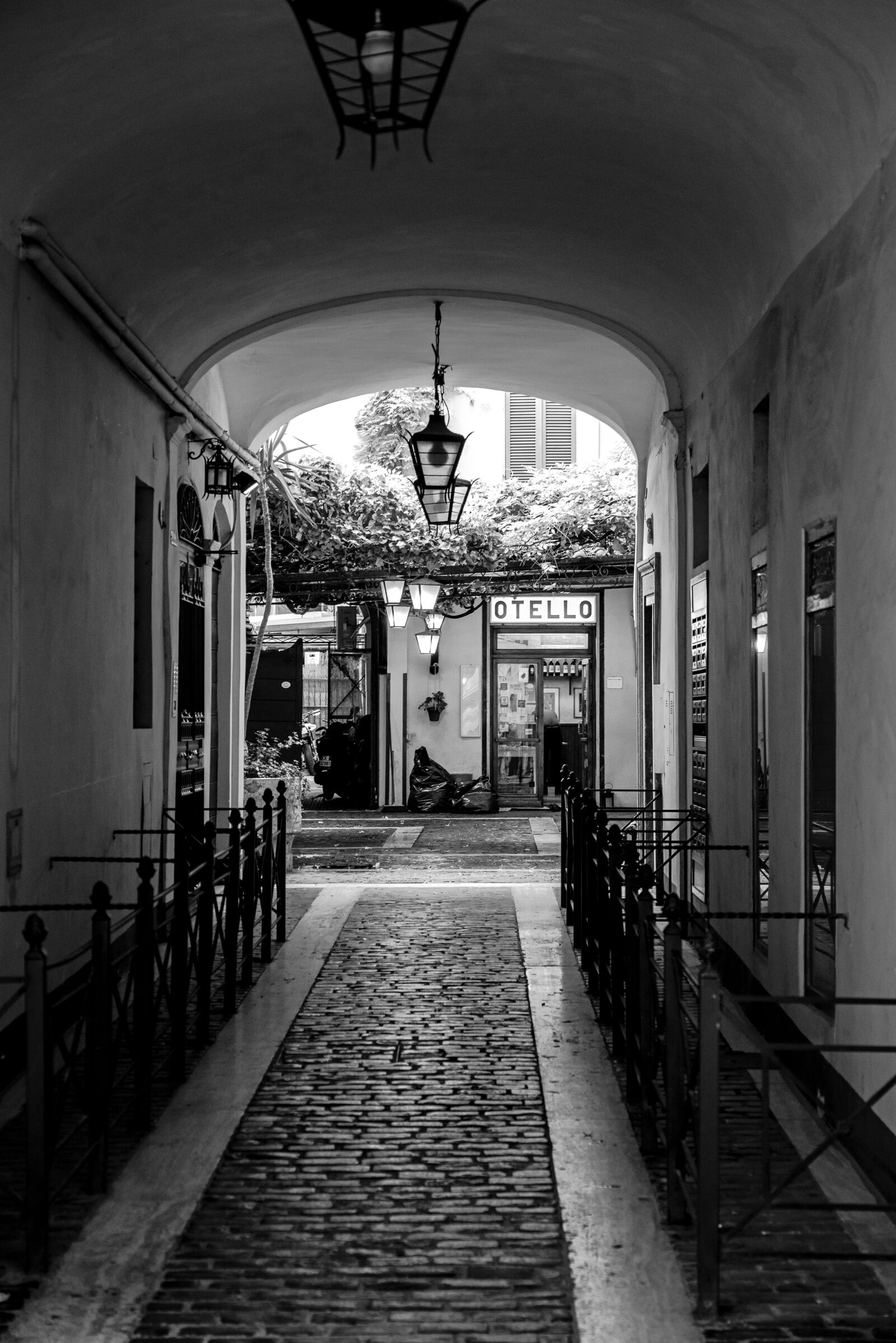 Pentax K-1 Mark II sample photo. Yard, carriage entrance, carriage photography