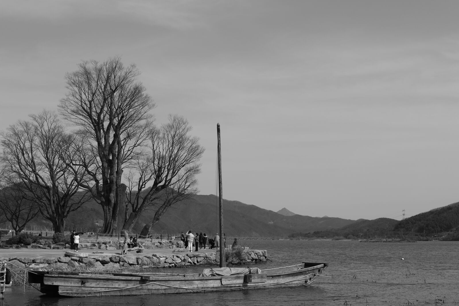 Canon EOS RP sample photo. Boats, river, people photography
