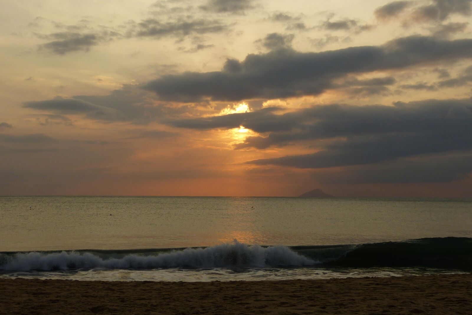 Panasonic Lumix DMC-FZ150 sample photo. Beach, sunset, brazil photography