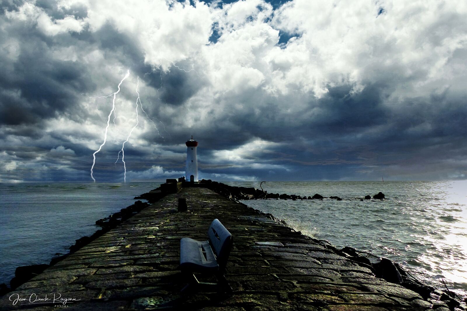 Panasonic Lumix DMC-FZ200 sample photo. Pier, lighthouse, sea photography