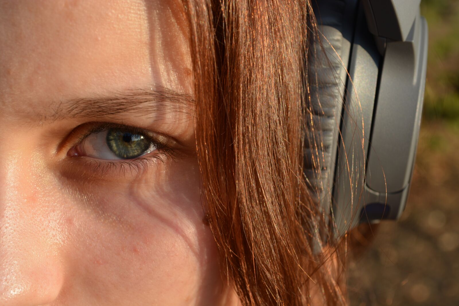 Nikon D5200 sample photo. Listen, music, headphones photography