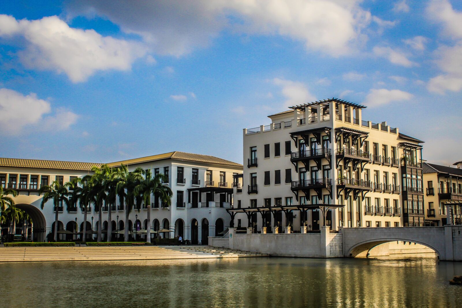 Canon EOS 600D (Rebel EOS T3i / EOS Kiss X5) sample photo. Architecture, body of water photography