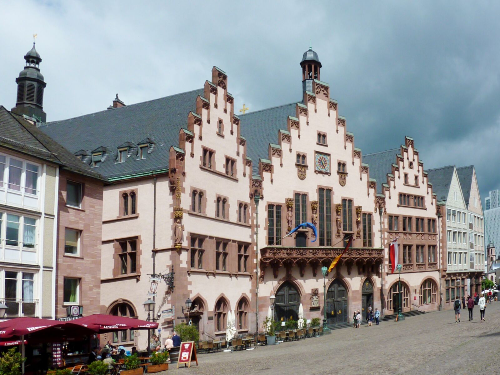 Panasonic DMC-TZ7 sample photo. Frankfurt, romans, town hall photography