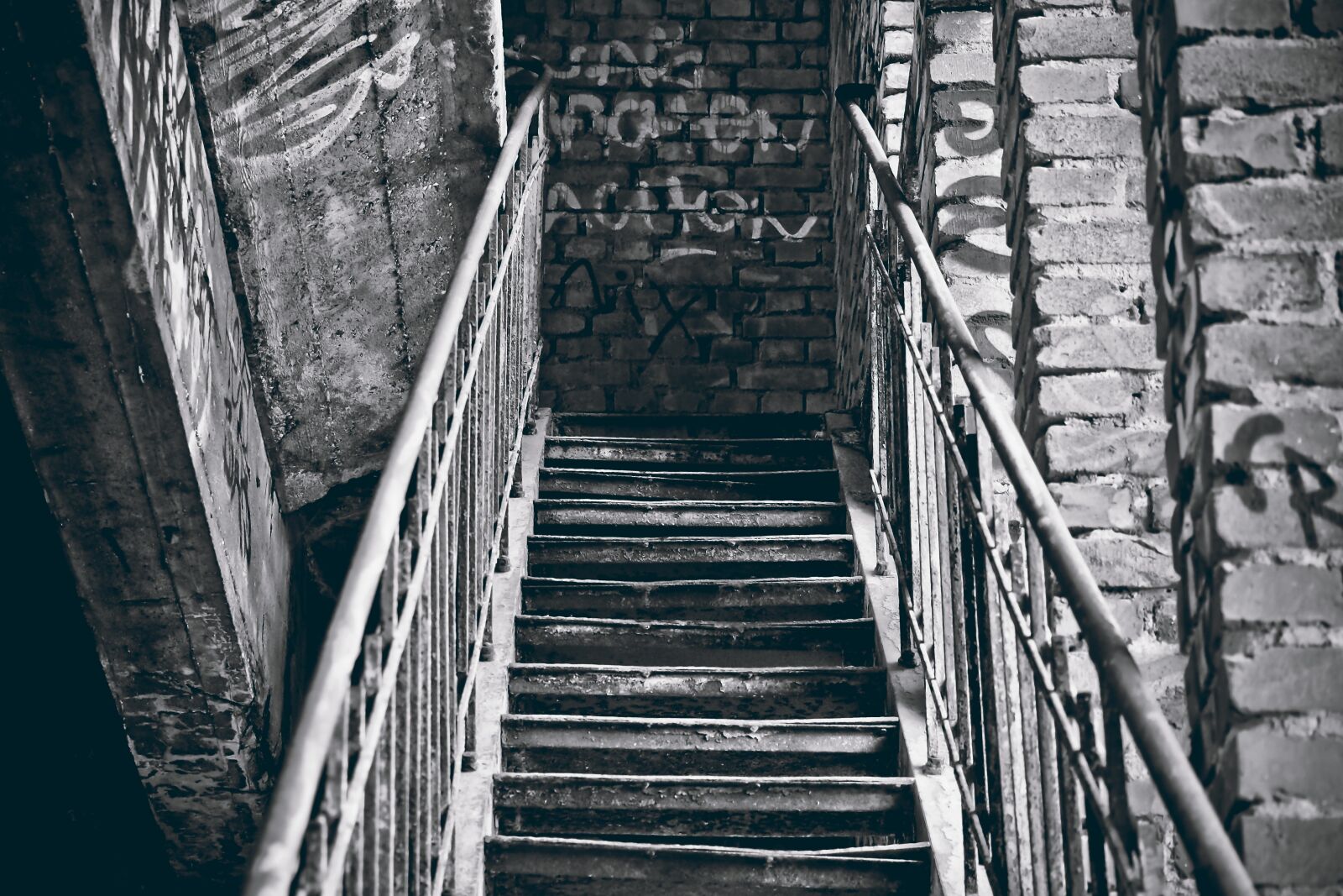 Olympus OM-D E-M10 sample photo. Lost places, pforphoto, abandoned photography